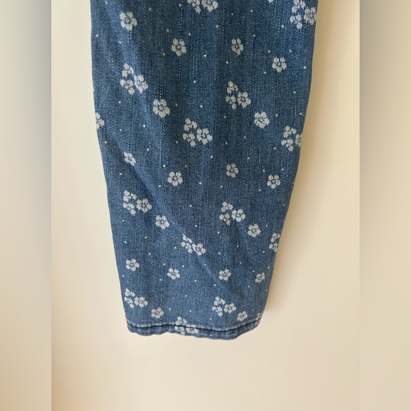 Free People Floral and Polkadot Jeans
Size: 28 
EUC - Picture 7 of 11